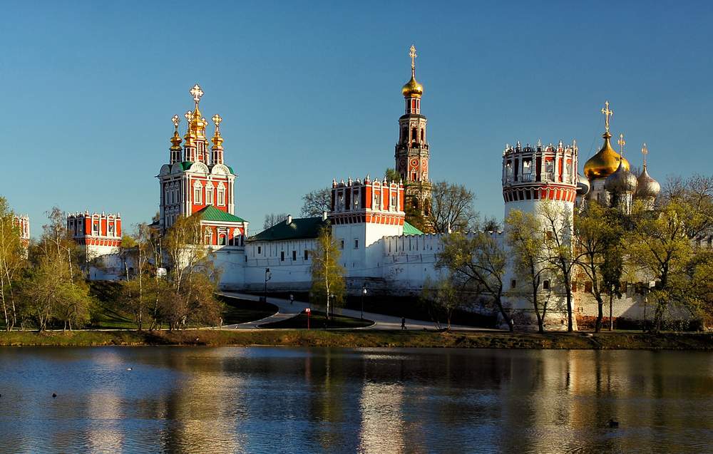 кладбище монастырь глав