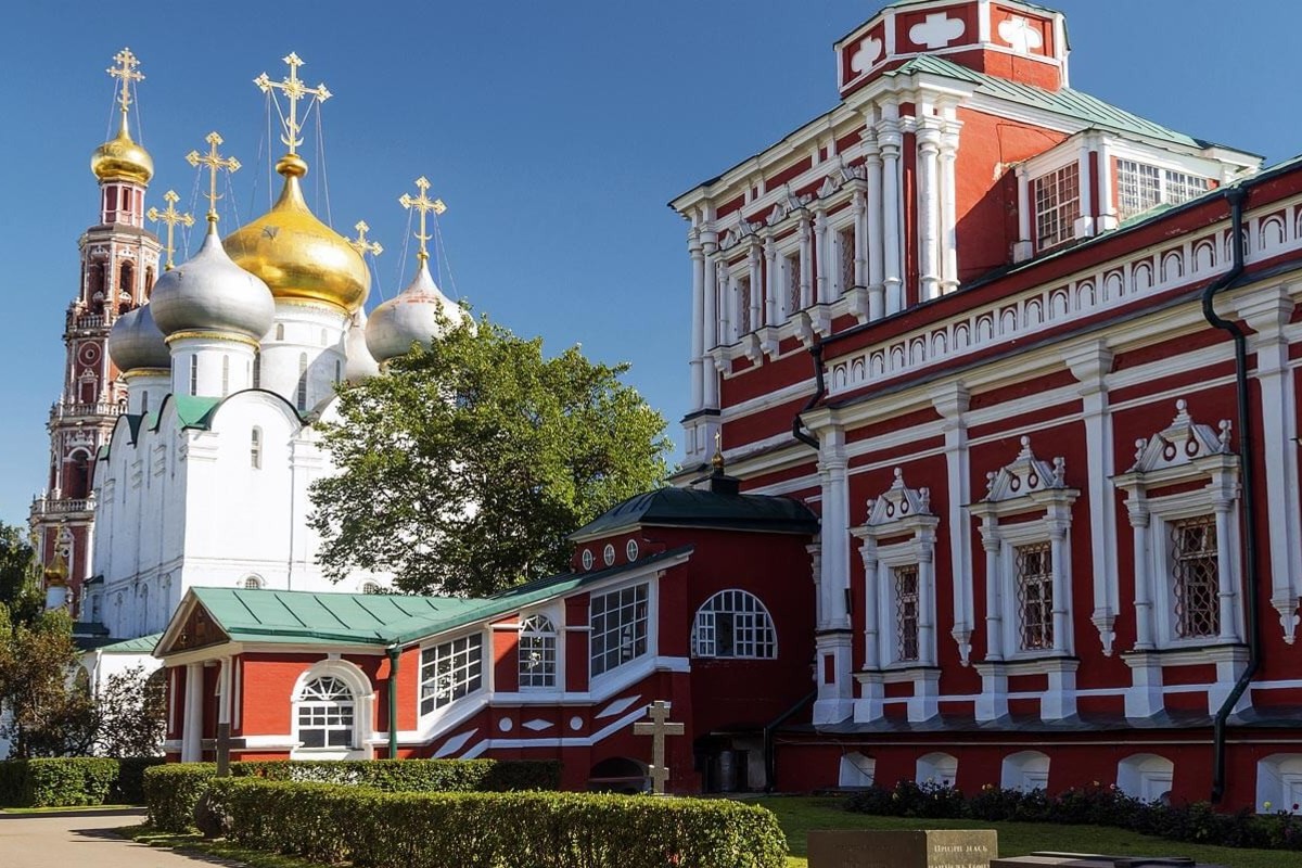 кладбище собор